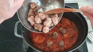 Fricot de champignons Sanguins aux saucisses – Instruction 7 Fricot de champignons Sanguins aux saucisses - Instruction 7