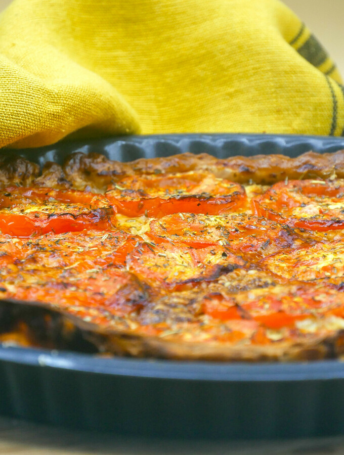 Tarte à la tomate et à la moutarde