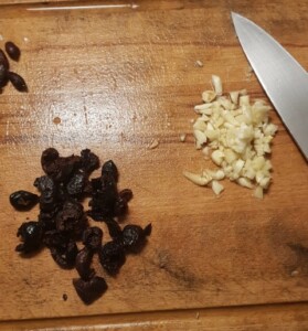 Courgettes sautées aux olives noires