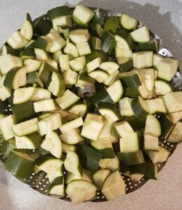 Courgettes sautées aux olives noires