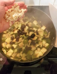 Courgettes sautées aux olives noires