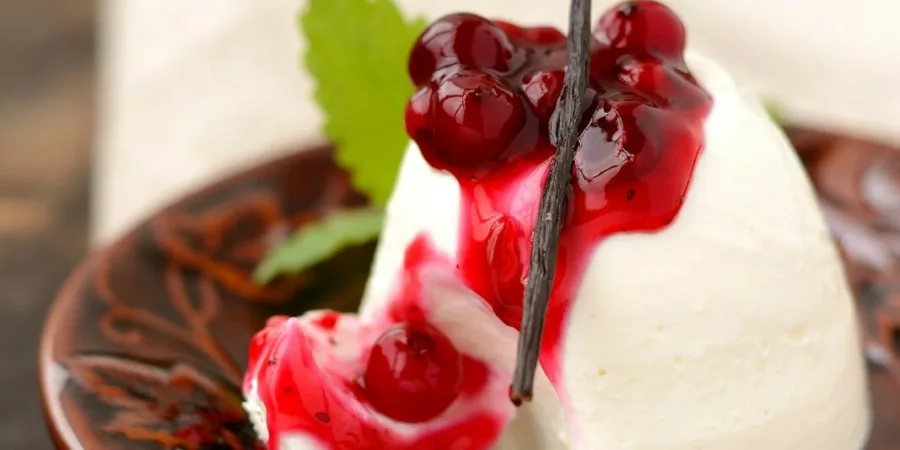 Panna cotta au coulis de canneberges