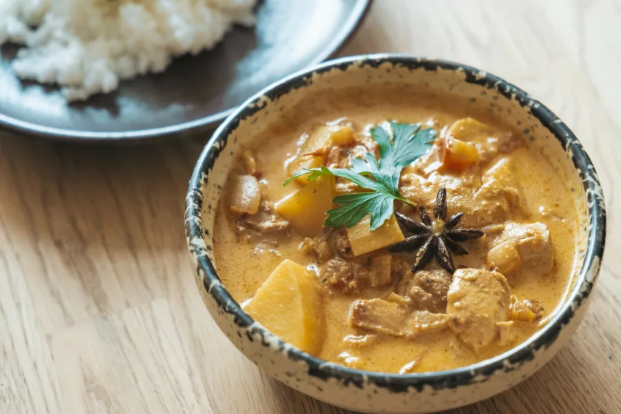 Curry de poulet aux pommes