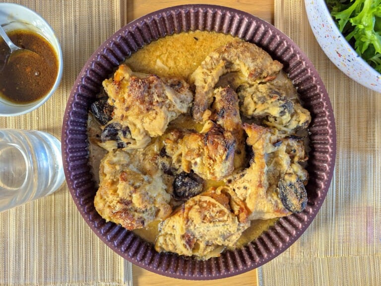 Poulet aux pruneaux et amandes