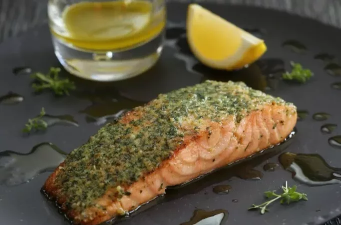 Saumon rôti aux herbes