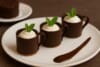 Tasse en chocolat, mousse légère coco Tasse en chocolat, mousse légère coco