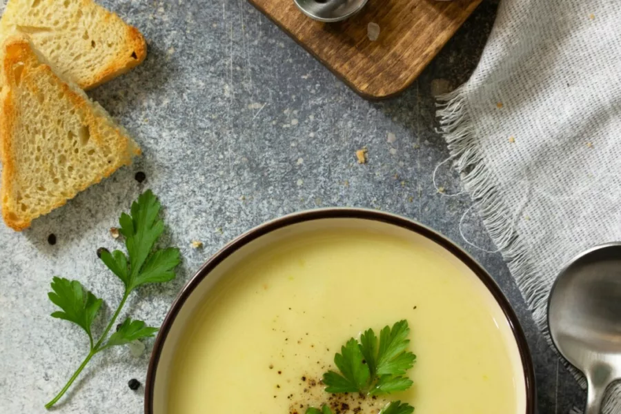 Velouté de courgettes et poireaux au curry