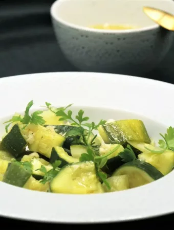 Courgettes vapeur, vinaigrette citron