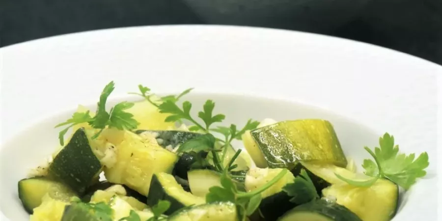 Courgettes vapeur, vinaigrette citron