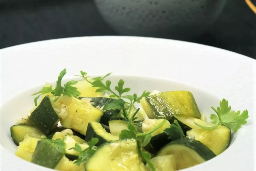Courgettes vapeur, vinaigrette citron