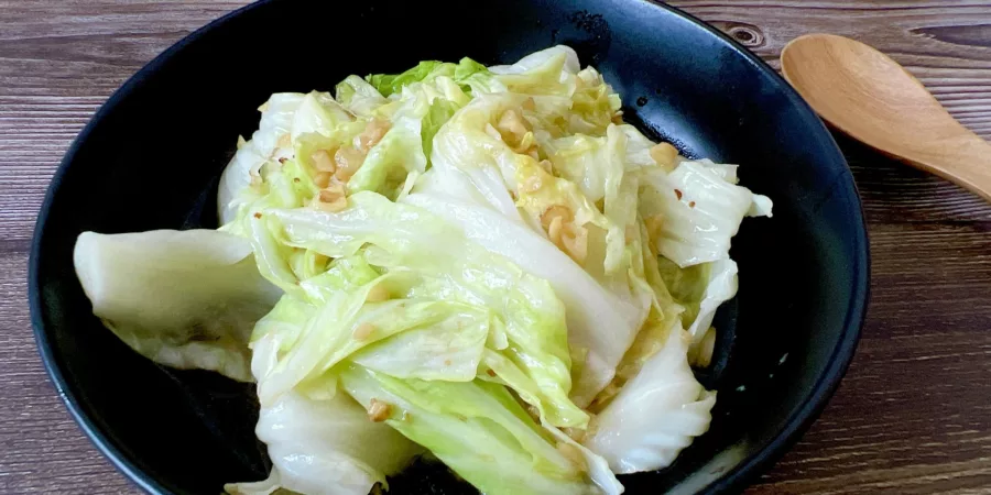 Chou vert sauté sauce soja