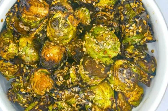 Choux de Bruxelles sauce soja et sésame