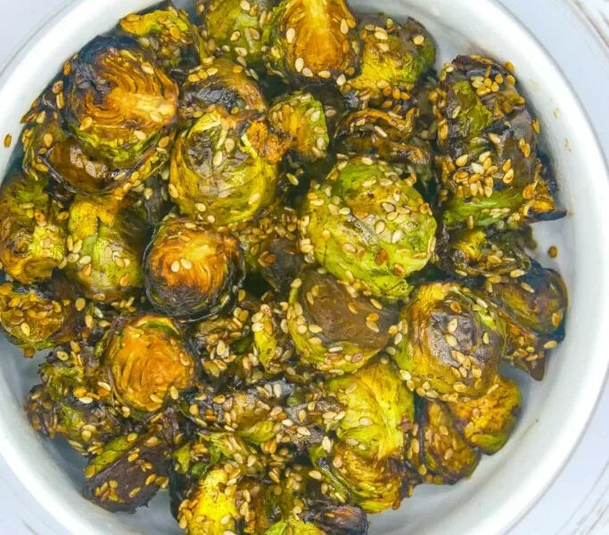 Choux de Bruxelles sauce soja et sésame