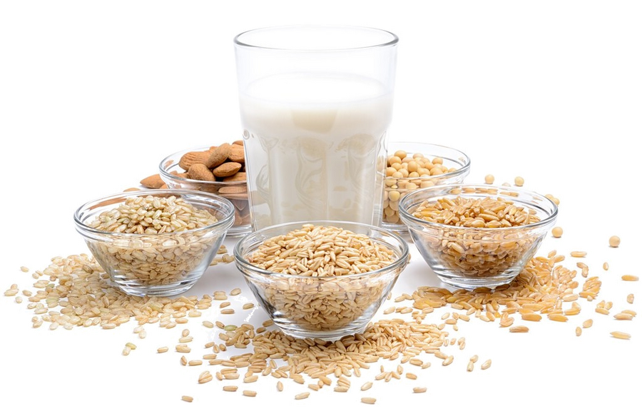 Le lait d’avoine en cuisine : origines, diététique et préparation