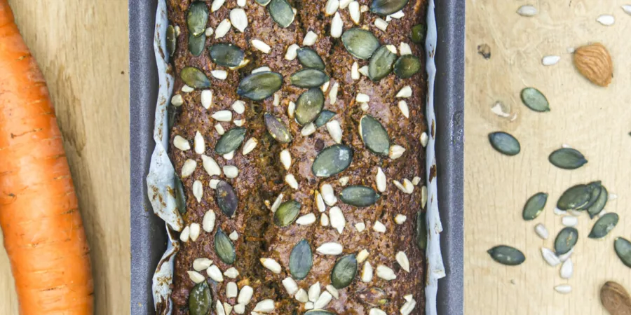 Cake vegan carotte banane graines