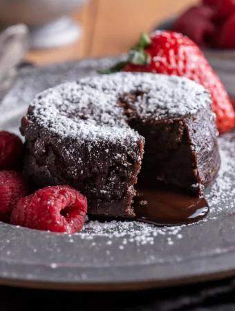 Gâteau au chocolat et à la framboise