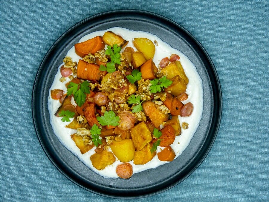Légumes rôtis, sauce au tahin