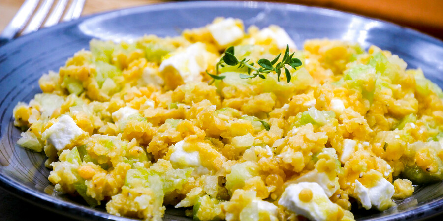 Salade lentilles corail, concombre, féta