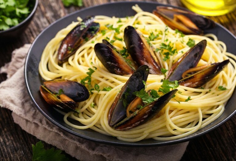 Moules marinières et spaghetti