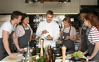 Comment trouver un cours de cuisine de qualité ? (ce que les pros regardent)