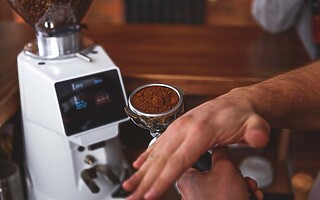 Machines à café à grain : comment trouver le modèle qui vous convient vraiment ?