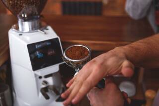 Machines à café à grain : comment trouver le modèle qui vous convient vraiment ?