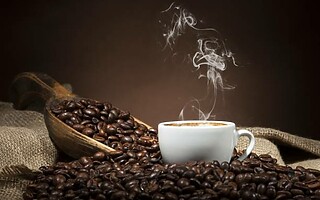 Pourquoi moudre votre café en grains change toute l’expérience de dégustation ?
