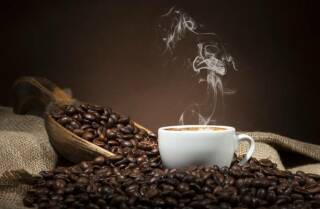 Pourquoi moudre votre café en grains change toute l’expérience de dégustation ?