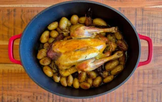 Poulet rôti au four, pommes grenaille
