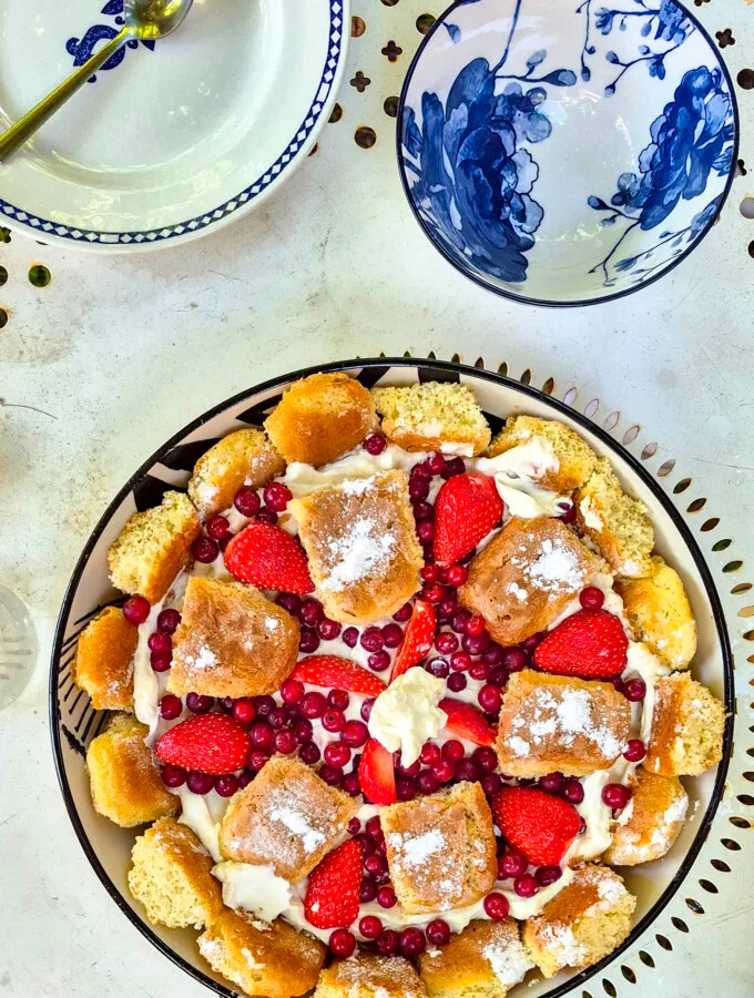 Charlotte aux fruits rouges