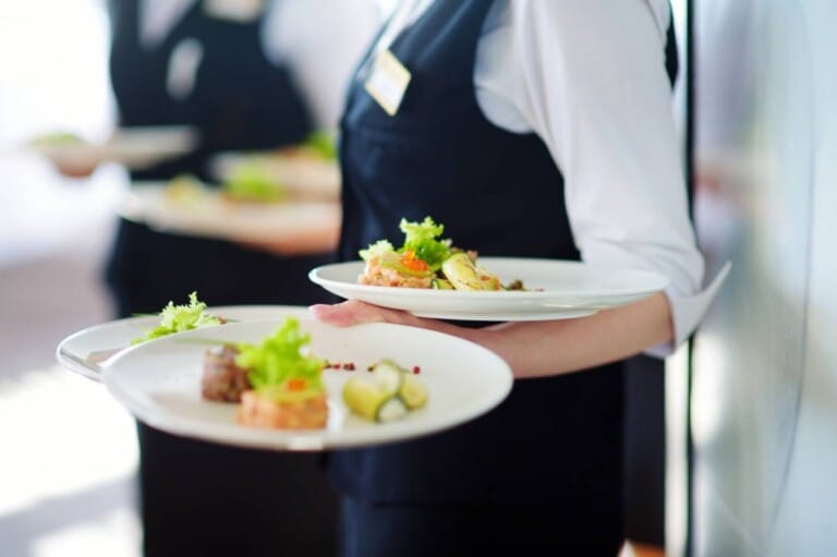 De l’apĂ©ritif au brunch : un traiteur de mariage Ă Paris clĂ©s en main De l'apĂ©ritif au brunch : un traiteur de mariage Ă Paris clĂ©s en main