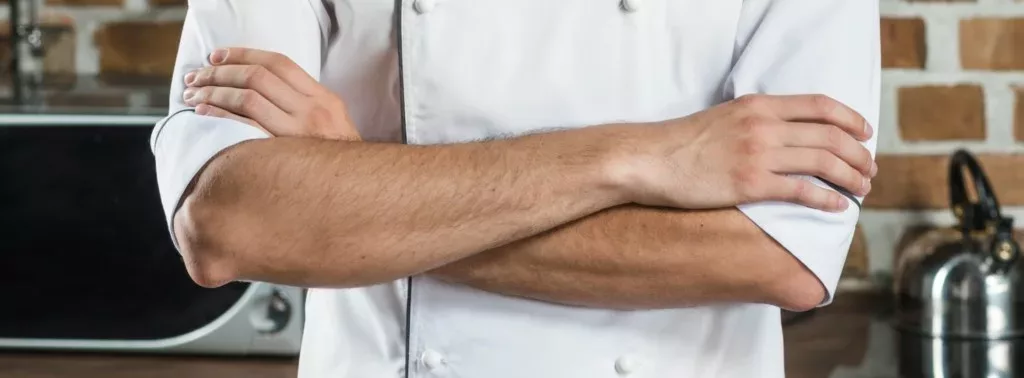 Bras croisés