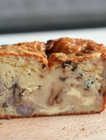Cake au Bleu d’Auvergne, Lardons et Noix