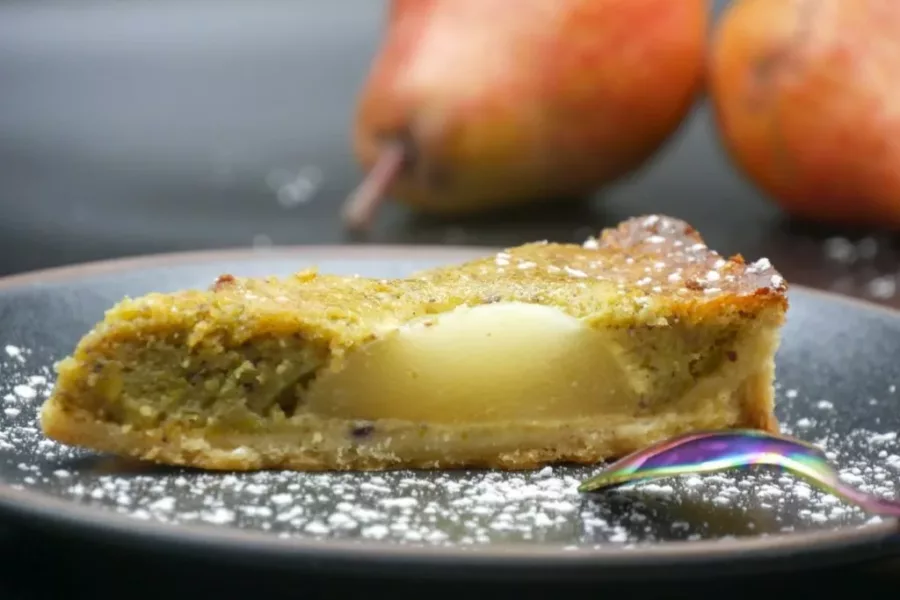 Tarte aux poires sur crème pâtissière à la pistache