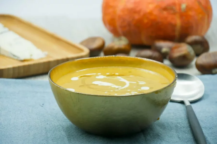 Velouté de potimarron, châtaignes, gorgonzola