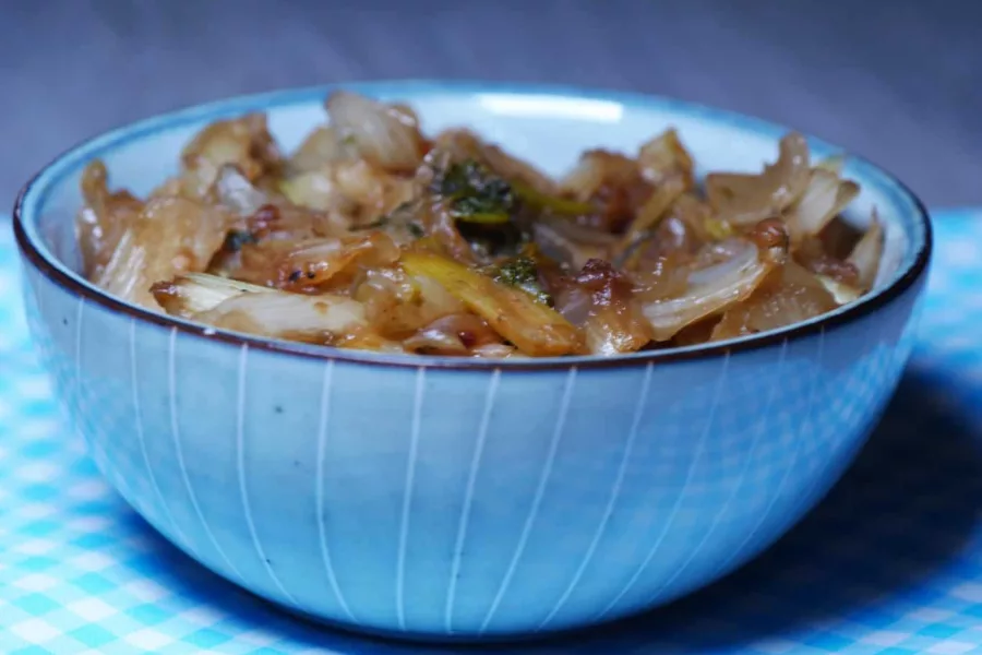 Fenouil braisé aux oignons et anchois